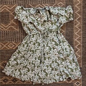 A LOVE LIKE YOU Strapless Green Floral Ruffle Romper Size Medium